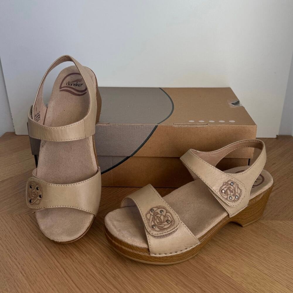 Dansko Sonnet Beige Leather Floral Slingback Women Sandal- SZ EU 37 /US 6.5/7